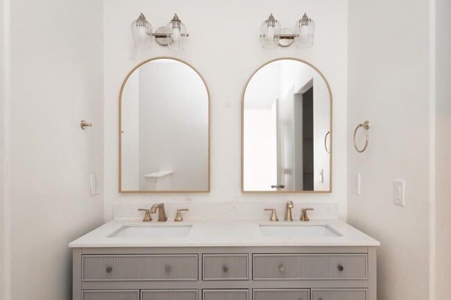 Building Photo - 20688 White Dove Ln