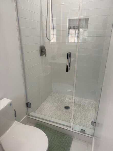 Building Photo - 2054 Fremont Ave