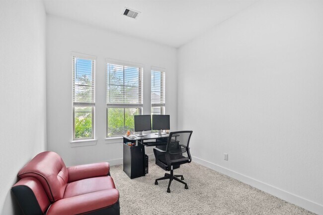 Building Photo - 10718 Blossom River Dr