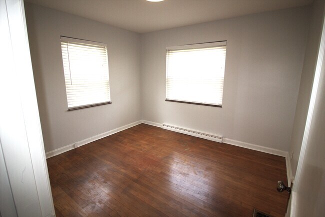 Building Photo - 7823 Camargo Rd