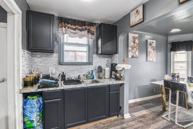Building Photo - COMING SOON! Welcome to this charming hous...