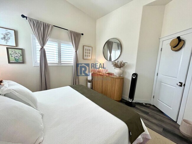 Building Photo - 3640 Inspiration Dr
