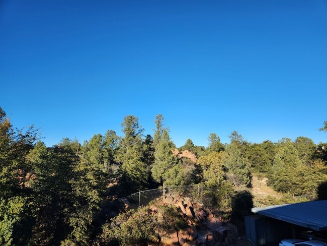 Building Photo - Beautifully updated 2 bed / 2 bath at 4 Seasons North