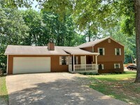 Building Photo - 394 Russell Ridge Dr