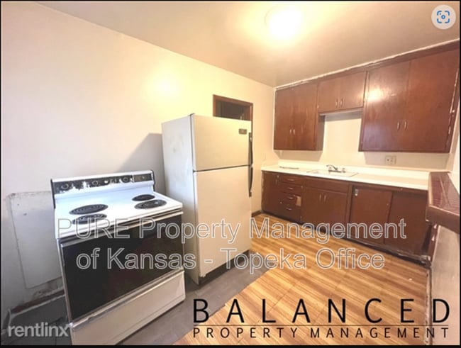 Building Photo - 1708 SW Washburn Ave