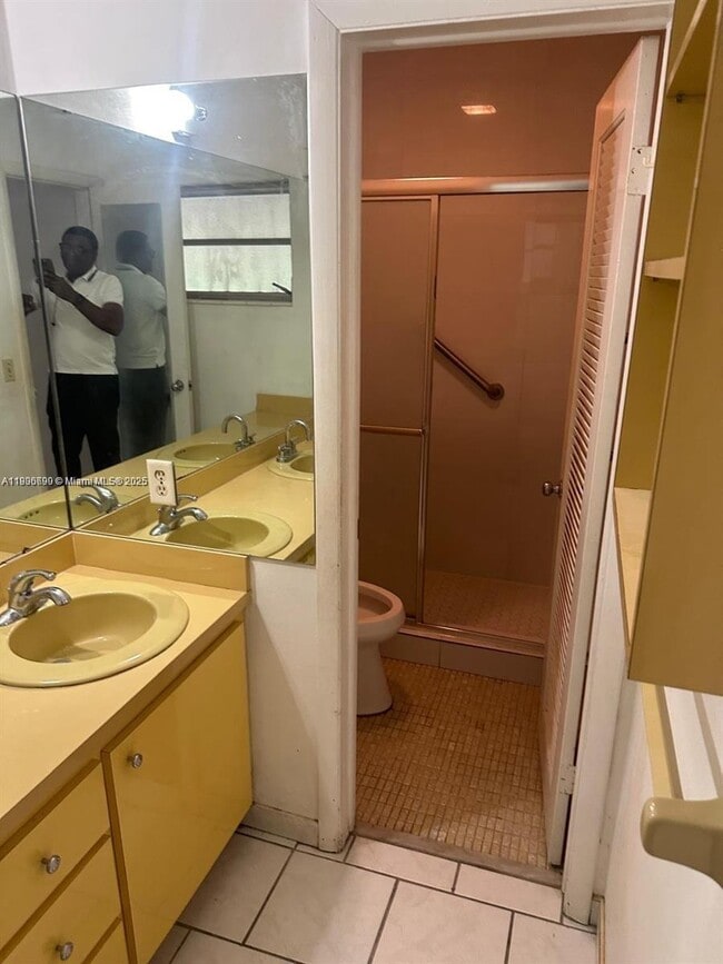 Building Photo - 5360 Fletcher St