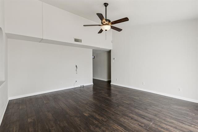 Building Photo - 918 Sleepy Hollow Dr