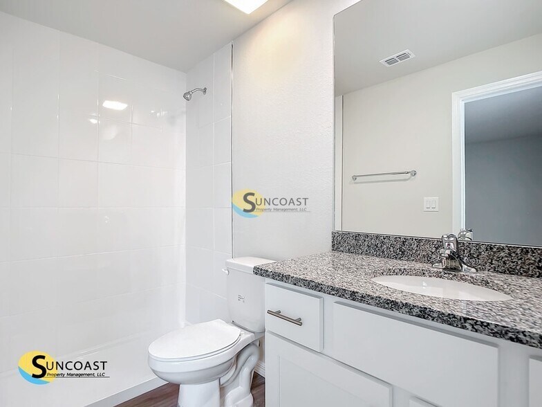 Building Photo - 10388 Pendleton Ave