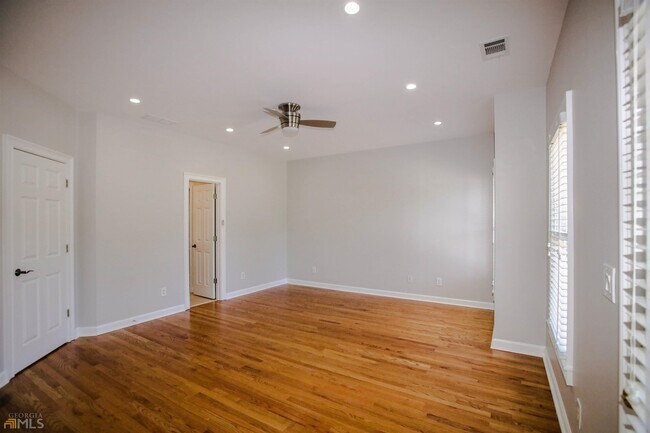 Building Photo - 1660 Briergate Dr