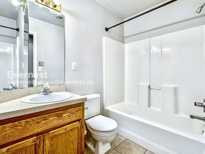 Building Photo - 1201 W 112th St