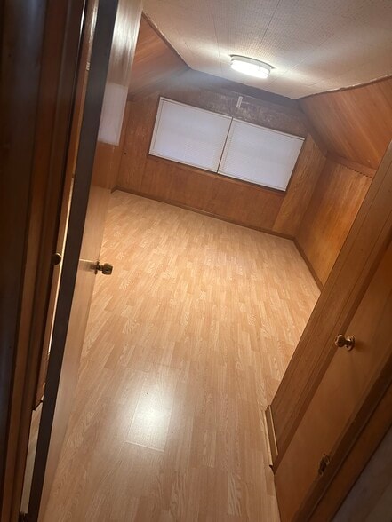 Building Photo - 5642 W Newport Ave