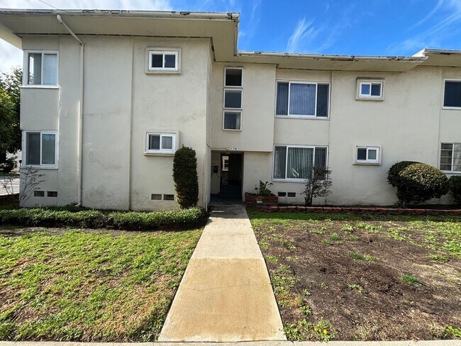 Building Photo - Chevy Chase, 719-729