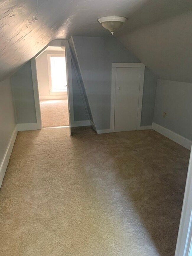 Building Photo - A Street in Columbus