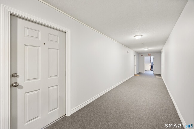 Building Photo - 46 N Cherry St