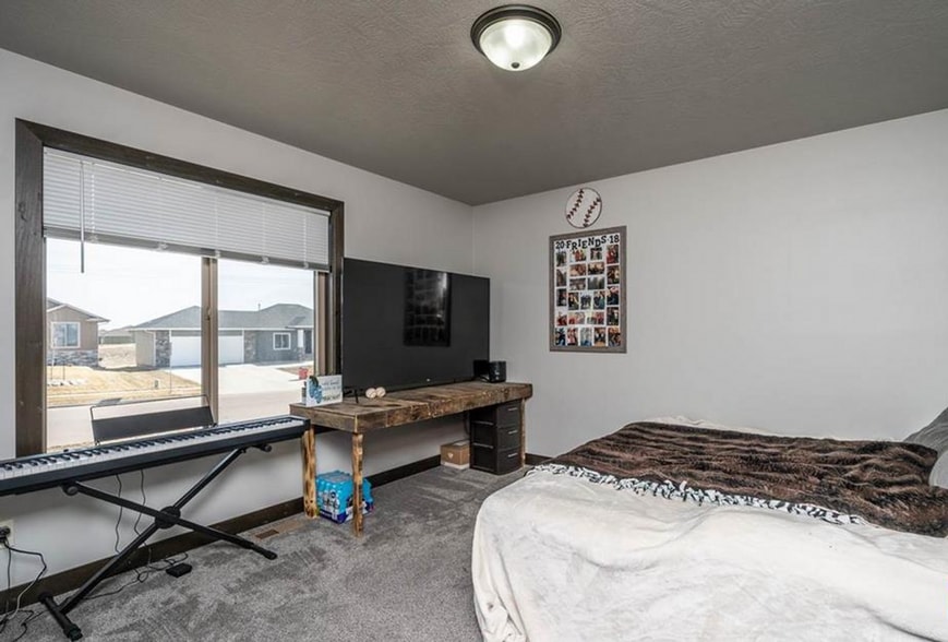 Building Photo - 4317 S Alpine Ave