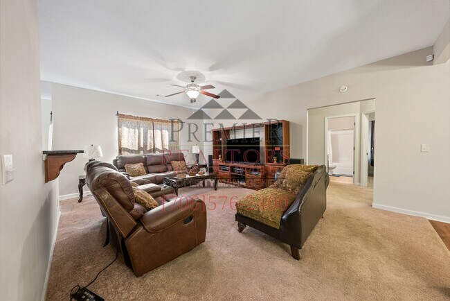 Building Photo - 5116 Magazine Ln