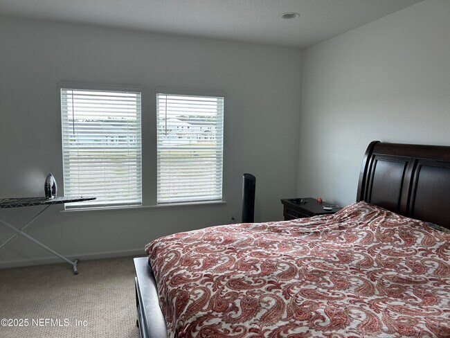 Building Photo - 588 Silver Landing Dr