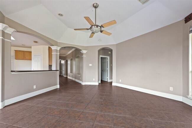 Building Photo - 511 Nadia Way