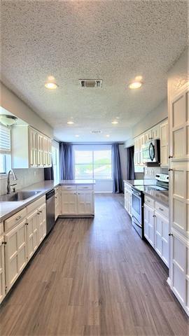 Building Photo - 4606 Mandalay Dr