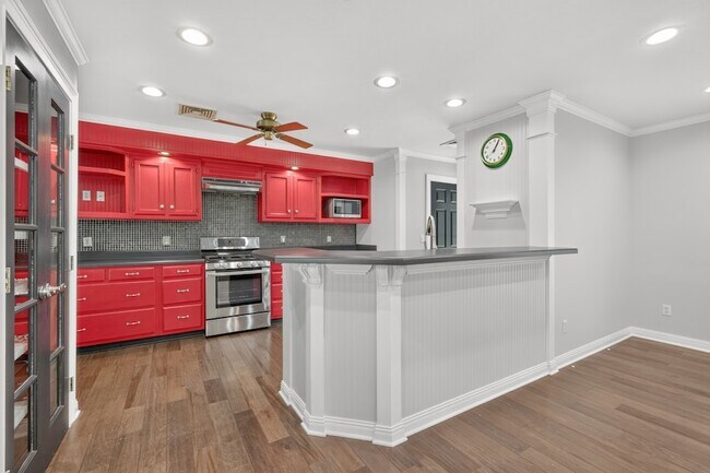 Building Photo - 3215 Arthur Dr