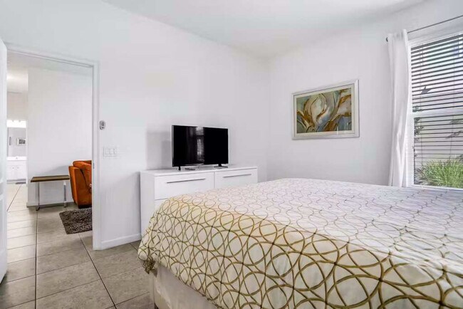 Building Photo - 4140 Oak Tree Dr