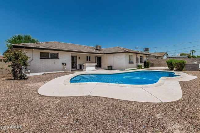 Building Photo - 1213 E Riviera Dr