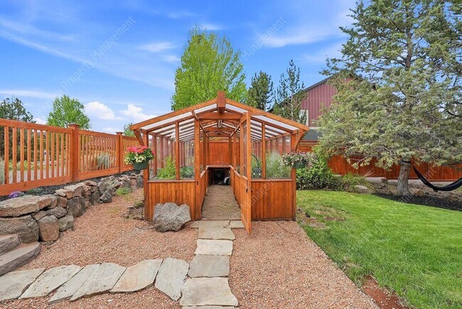 Building Photo - 4 BR Home in SE Bend with Canal Trail Access, Fenced Yard & Greenhouse