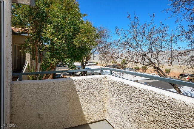Building Photo - 3103 Key Largo Dr