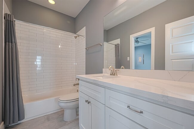 Building Photo - 4318 Center St