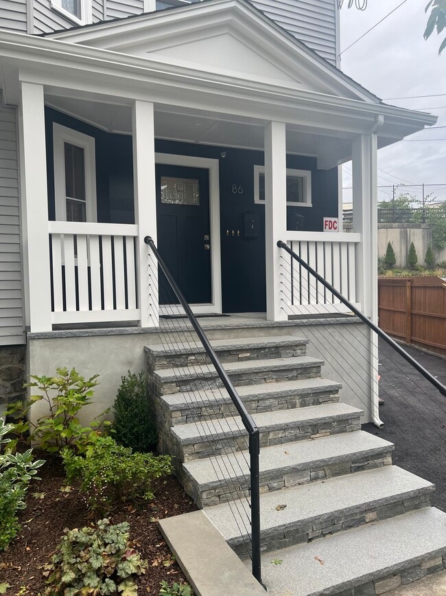 Building Photo - Brightly Renovated 4-Bed / 2-Bath • 1,800 sq