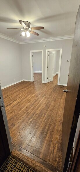 Building Photo - 3827 N Drake Ave