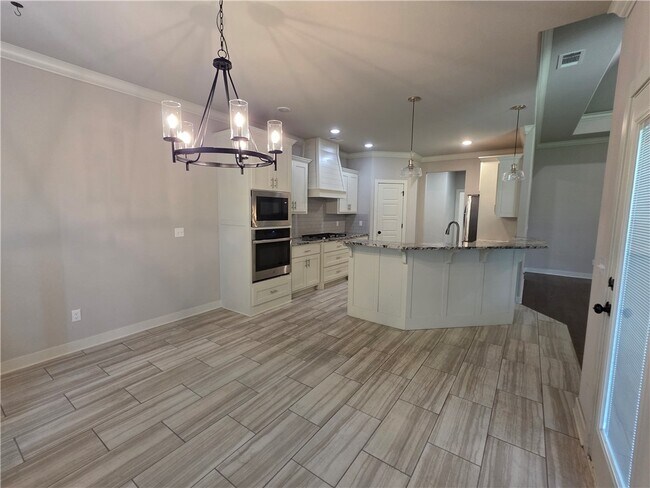 Building Photo - 2905 SW Satinwood Cove