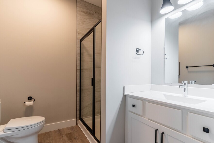 Bath A (Ensuite) - 10-100 Laurel Loop