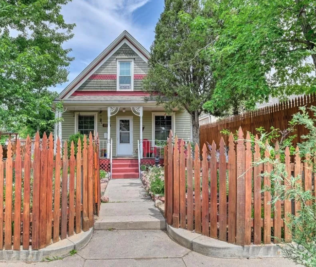 Oozing charm - 812 E Cache La Poudre St