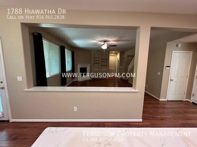 Building Photo - 1788 Hiawatha Dr