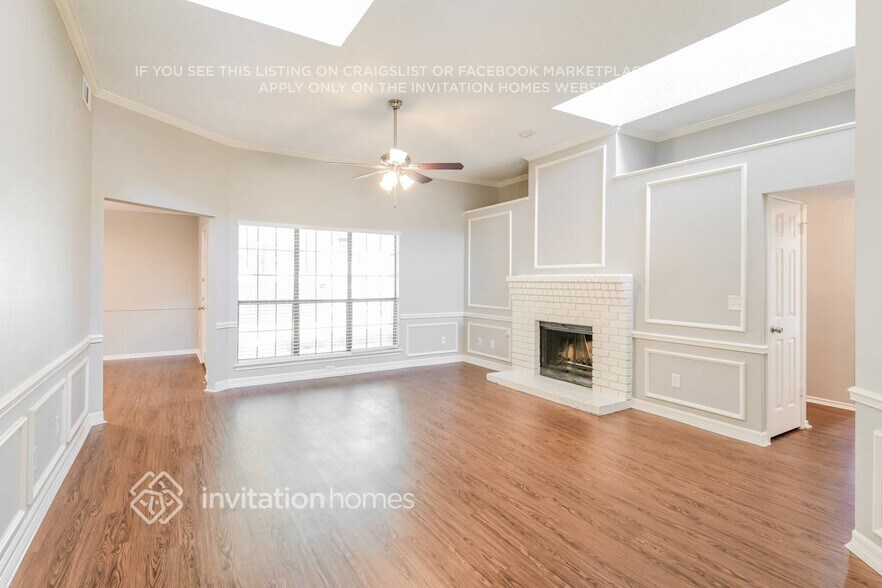 Building Photo - 5221 Hollow Bend Ln