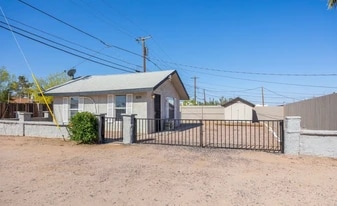 Building Photo - 809 N Arbor Ave