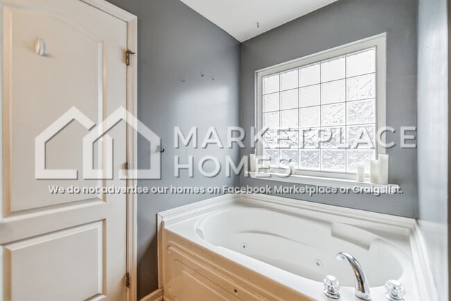 Building Photo - 15820 Flat Rock Ct NW