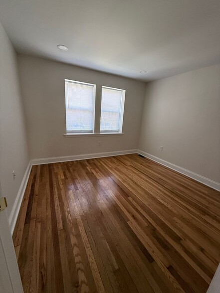 Building Photo - 4056 Edgewood Rd