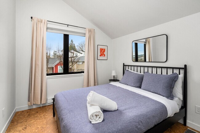 Building Photo - 6314 11th Ave NW