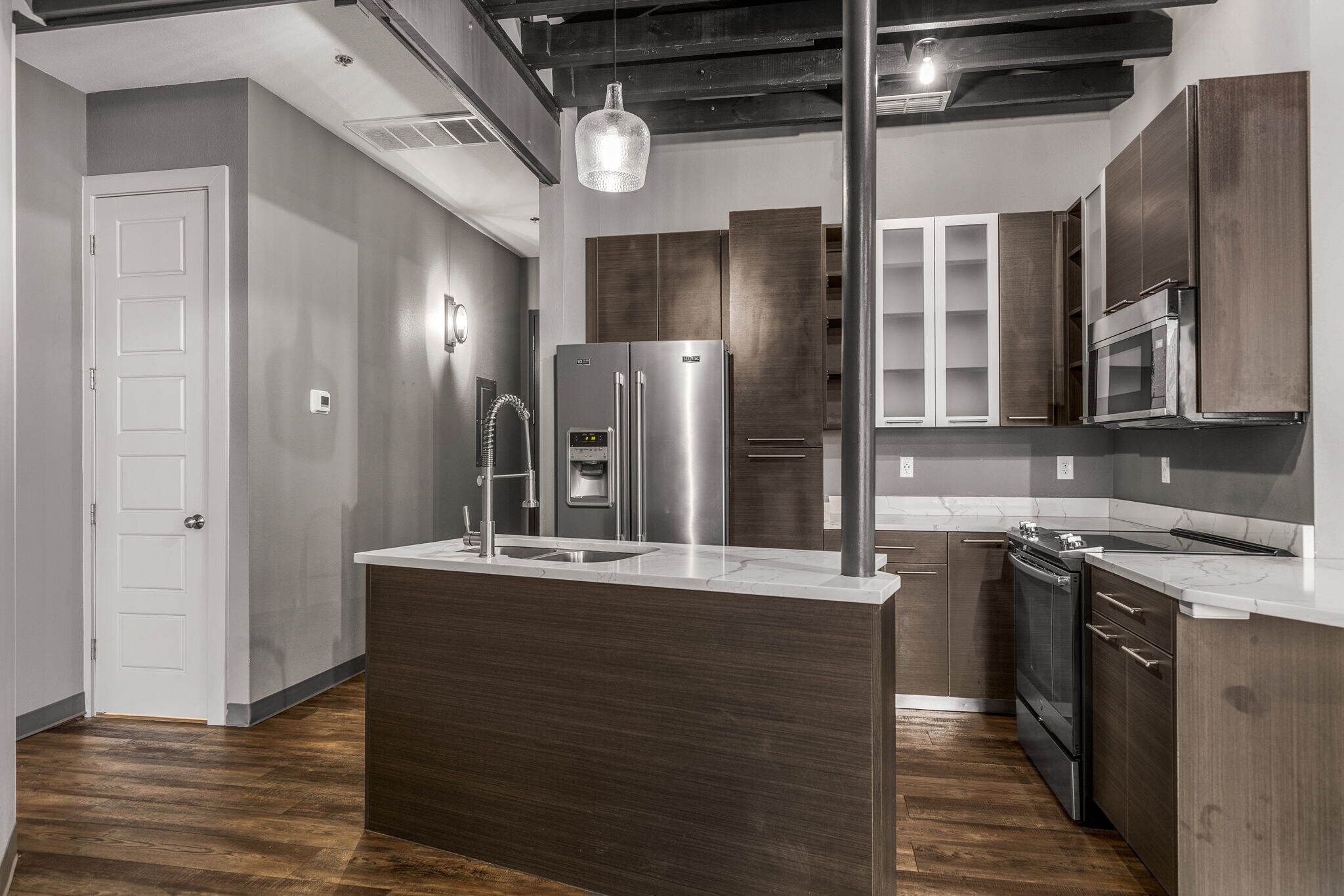 Building Photo - 901 9th St