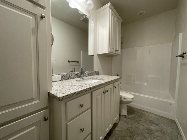 Building Photo - Beautiful New Townhome in North Lubbock Cl...