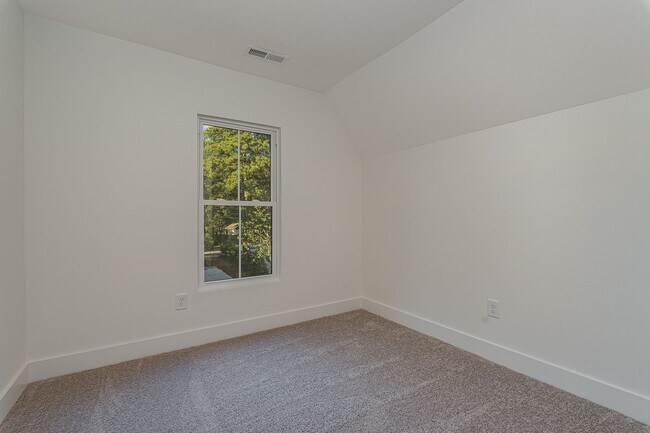 Building Photo - Gorgeous New Construction near Downtown Du...