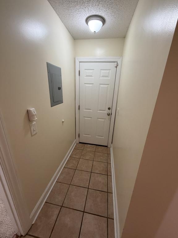 Building Photo - 2556A Saddleback Dr