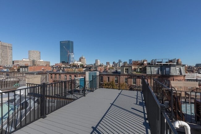 Building Photo - 131 W Newton St