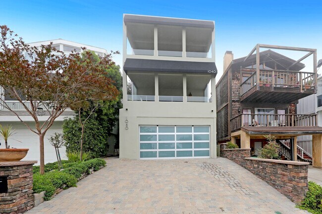 Building Photo - Gorgeous Contemporary Hilltop Laguna Beach Home - PANORAMIC OCEAN & CATALINA VIEWS!