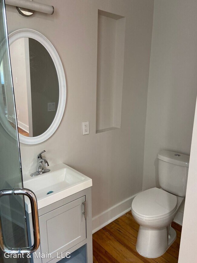 Building Photo - 2 br, 2.5 bath House - 2315 Yemans St.