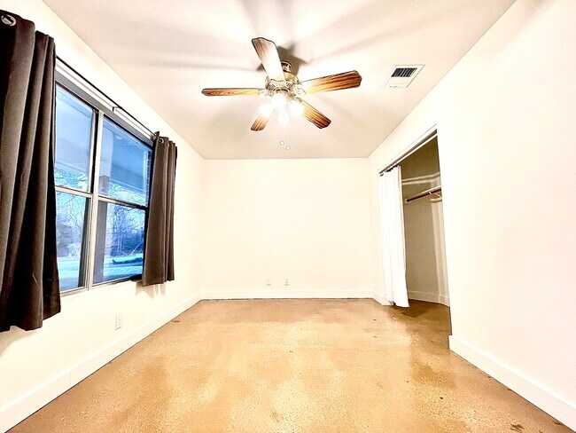 Building Photo - 9503 Dalewood Dr