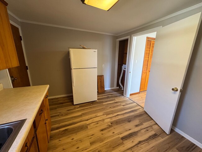 Building Photo - 1006 N 12th St