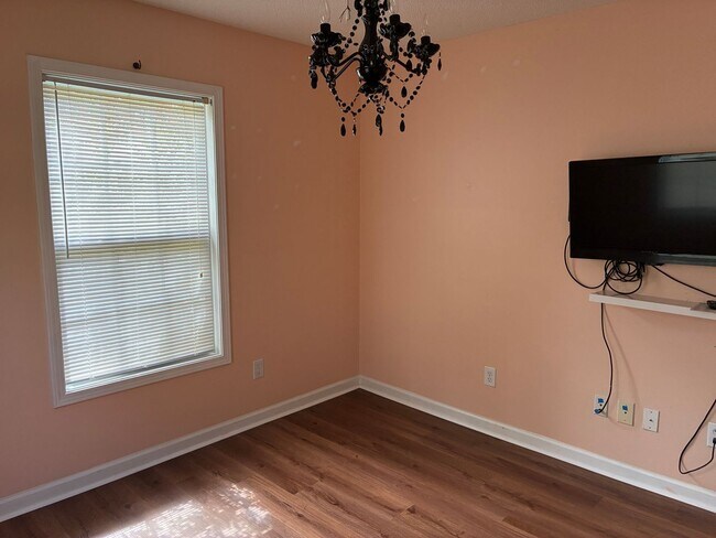 Building Photo - 3 Bedroom 2 Bath Home in Carolina Shores